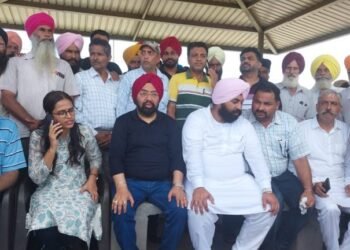 ਘਨੌਲੀ: ਸਾਹਨੀ ਤੇ ਬੈਂਸ ਨੇ ਸਿਰਸਾ ਨਦੀ ਦੀ ਮਾਰ ਹੇਠਲੇ ਲੋਕਾਂ ਦੇ ਦੁੱਖੜੇ ਸੁਣੇ