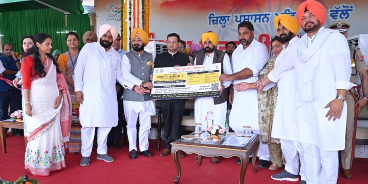 ਮੁੱਖ ਮੰਤਰੀ ਵੱਲੋਂ ਫਿਊਚਰ ਟਾਈਕੂਨ-2 ਸਟਾਰਟਅੱਪ ਚੈਲੇਂਜ ਪ੍ਰੋਗਰਾਮ ਦੇ ਦੂਜੇ ਐਡੀਸ਼ਨ ਦੀ ਸ਼ੁਰੂਆਤ ਇਛੁੱਕ ਵਿਅਕਤੀ ਪੋਰਟਲ HTTPS://TINYURL.COM/4W3AE3KB ‘ਤੇ ਕਰ ਸਕਦੇ ਹਨ ਆਨਲਾਈਨ ਰਜਿਸਟ੍ਰੇਸ਼ਨ