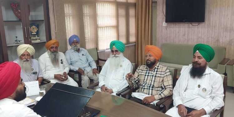 ਮੁੱਖ ਖੇਤੀਬਾੜੀ ਅਫ਼ਸਰ ਪਟਿਆਲਾ ਵੱਲੋਂ ਕਿਸਾਨ ਯੂਨੀਅਨਾਂ ਨਾਲ ਵਿਚਾਰ-ਵਟਾਂਦਰੇ ਸਾਂਝੇ ਕੀਤੇ