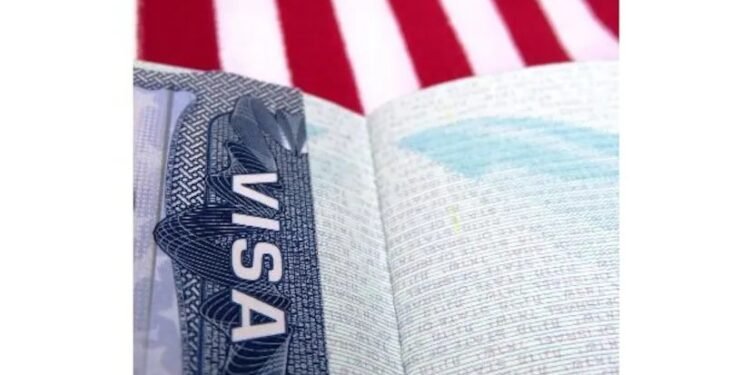 ਭਾਰਤ ਨੇ ਕੈਨੇਡਾ ’ਚ ਵੀਜ਼ੇ ਜਾਰੀ ਕਰਨ ’ਤੇ ਅਸਥਾਈ ਤੌਰ ਰੋਕ ਲਗਾਈ, ਵੀਜ਼ਾ ਸੇਵਾਵਾਂ ਮੁਅੱਤਲ ਕਰਨ ਬਾਰੇ ਨੋਟਿਸ ਹਟਾਇਆ