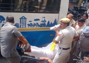 ਮੁੱਖ ਮੰਤਰੀ ਮਨੋਹਰ ਲਾਲ ਖੱਟਰ ਦੇ ਸਿਰਸਾ ਦੌਰੇ ਤੋਂ ਪਹਿਲਾਂ ‘ਆਪ’ ਦੇ ਕਈ ਆਗੂਆਂ ਨੂੰ ਪੁਲੀਸ ਨੇ ਹਿਰਾਸਤ ਵਿੱਚ ਲਿਆ