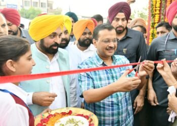 ਪੰਜਾਬ ਦੇ ਮੁੱਖ ਮੰਤਰੀ ਅਤੇ ਦਿੱਲੀ ਦੇ ਮੁੱਖ ਮੰਤਰੀ ਨੇ ਸੂਬੇ ਵਿੱਚ ਸਿੱਖਿਆ ਕ੍ਰਾਂਤੀ ਦਾ ਮੁੱਢ ਬੰਨ੍ਹਿਆ, ਪਹਿਲਾ ‘ਸਕੂਲ ਆਫ ਐਮੀਨੈਂਸ’ ਕੀਤਾ ਸਮਰਪਿਤ  ਗਰੀਬ ਅਤੇ ਪੱਛੜੇ ਵਰਗਾਂ ਦੇ ਬੱਚਿਆਂ ਦੀ ਤਕਦੀਰ ਬਦਲਣ ਵਾਲਾ ਹੋਵੇਗਾ ‘ਸਕੂਲ ਆਫ ਐਮੀਨੈਂਸ’