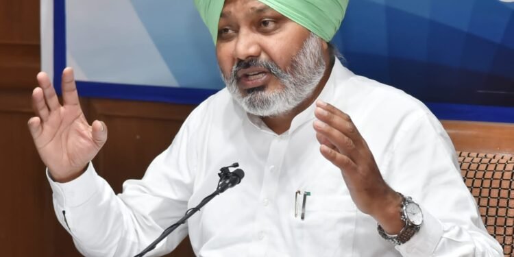 ਵਿੱਤ ਮੰਤਰੀ ਚੀਮਾ ਵੱਲੋਂ ਵਿਰੋਧੀ ਧਿਰ ਦੇ ਆਗੂਆਂ ਦੁਆਰਾ ਕਰਜ਼ੇ ਸਬੰਧੀ ਕੀਤੇ ਜਾ ਰਹੇ ਕੂੜ ਪ੍ਰਚਾਰ ਦਾ ਕਰੜਾ ਜਵਾਬ