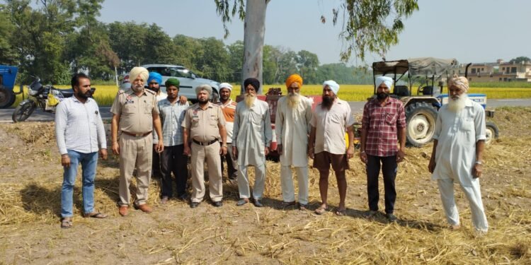 ਖੇਤਾਂ ‘ਚ ਲੱਗੀ ਅੱਗ ਬੁਝਾਉਣ ਲਈ ਮੌਕੇ ‘ਤੇ ਪੁੱਜੇਗਾ ਪ੍ਰਸ਼ਾਸਨ