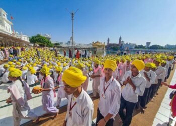 ਪੰਜਾਬ ਨੂੰ ਨਸ਼ਾਮੁਕਤ ਕਰਨ ਲਈ ਮਾਨ ਵੱਲੋਂ ਵਿਦਿਆਰਥੀਆਂ ਨਾਲ ਹਰਿਮੰਦਰ ਸਾਹਿਬ ’ਚ ਅਰਦਾਸ