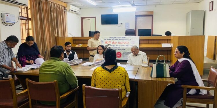 दक्षिण अफ्रीका का दूसरा विकेट गिरा, रासी वान डर डुसेन 60 रन बनाकर आउट, आदिल रशीद ने भेजा पवेलियन
