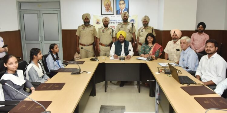 ਸਥਾਨਕ ਸਰਕਾਰਾਂ ਮੰਤਰੀ ਵੱਲੋਂ ਸਵੱਛਤਾ ਵਿੱਚ ਸ਼ਾਨਦਾਰ ਸੇਵਾਵਾਂ ਦੇਣ ਲਈ 23 ਸਖਸ਼ੀਅਤਾਂ ਸਨਮਾਨਿਤ
