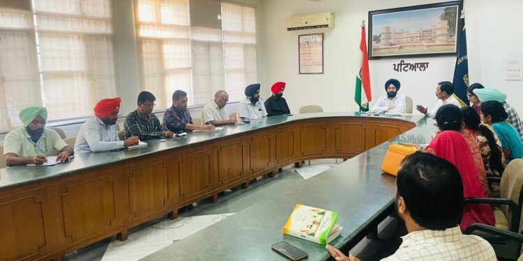 ਜ਼ਿਲ੍ਹੇ ’ਚ ਸਵੀਪ ਗਤੀਵਿਧੀਆਂ ’ਚ ਹੋਰ ਤੇਜ਼ੀ ਲਿਆਉਣ ਲਈ ਨੋਡਲ ਅਫ਼ਸਰਾਂ ਨੂੰ ਹਦਾਇਤ