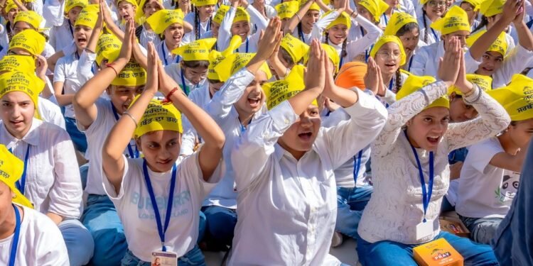 ਪੰਜਾਬ ਸਰਕਾਰ ਦੀ ਪਹਿਲਕਦਮੀ ਤੋਂ ਬਾਗ਼ੋ-ਬਾਗ਼ ਨੌਜਵਾਨਾਂ ਨੇ ਪੰਜਾਬ ਵਿੱਚੋਂ ਨਸ਼ਿਆਂ ਦੇ ਸਰਾਪ ਦੀ ਜੜ੍ਹ ਵੱਢਣ ਦਾ ਲਿਆ ਅਹਿਦ