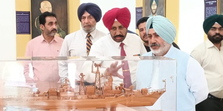 ਕੈਬਨਿਟ ਮੰਤਰੀ ਚੇਤਨ ਸਿੰਘ ਜੌੜਾਮਾਜਰਾ ਵਲੋਂ ਆਪ੍ਰੇਸ਼ਨ ਪਵਨ ਦੇ ਸ਼ਹੀਦ ਜਵਾਨਾਂ ਦੇ ਪਰਿਵਾਰਕ ਮੈਂਬਰਾਂ ਦਾ ਸਨਮਾਨ