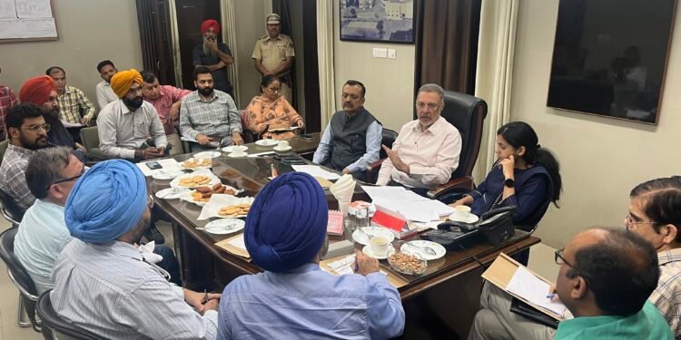 ਰਾਜਿੰਦਰਾ ਹਸਪਤਾਲ ਦੀ ਐਮਰਜੈਂਸੀ ‘ਚ ਆਏ ਮਰੀਜਾਂ ਦੇ ਵਾਰਸਾਂ ਨੂੰ ਕੋਈ ਦਵਾਈ ਲੈਣ ਬਾਹਰ ਨਹੀਂ ਜਾਣਾ ਪਵੇਗਾ-ਡਾ. ਬਲਬੀਰ ਸਿੰਘ