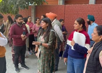 ਸਕੂਲਾਂ ‘ਚ ਬਸਤਿਆਂ ਦਾ ਭਾਰ ਦਾ ਨਿਰੀਖਣ ਕਰਨ ਲਈ ਪ੍ਰਸ਼ਾਸਨਿਕ ਟੀਮ ਵੱਲੋਂ ਸਕੂਲਾਂ ਦਾ ਦੌਰਾ