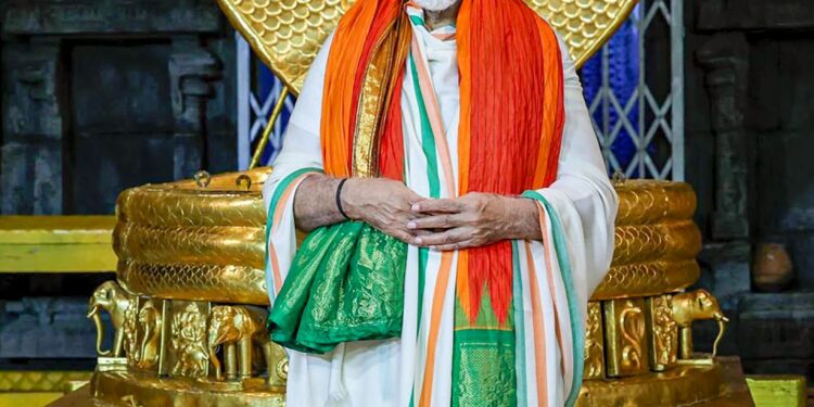 ਮੋਦੀ ਨੇ ਤਿਰੂਪਤੀ ਮੰਦਰ ਦੇ ਦਰਸ਼ਨ ਕੀਤੇ ਤੇ ਭਾਰਤੀਆਂ ਦੀ ਖ਼ੁਸ਼ਹਾਲੀ ਲਈ ਪ੍ਰਾਰਥਨਾ ਕੀਤੀ