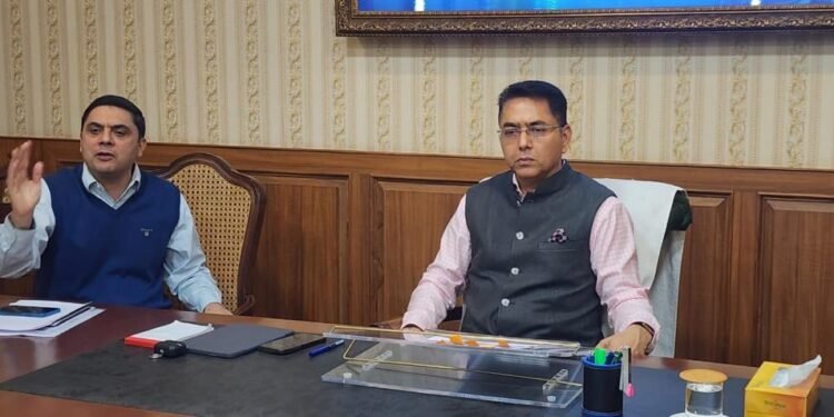 ਅਮਨ ਅਰੋੜਾ ਵੱਲੋਂ ਸੂਬੇ ਵਿੱਚ ਡੋਰ-ਸਟੈੱਪ ਸਰਵਿਸ ਡਿਲੀਵਰੀ ਦੀ ਸ਼ੁਰੂਆਤ ਤੋਂ ਪਹਿਲਾਂ ਤਿਆਰੀਆਂ ਦਾ ਜਾਇਜ਼ਾ