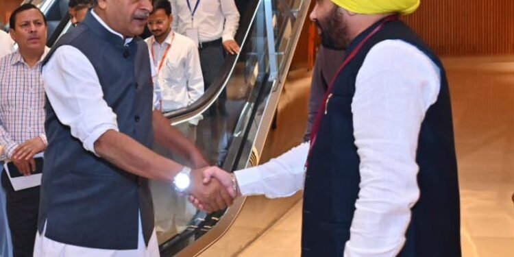 ਪੰਜਾਬ ਦੇ ਬਿਜਲੀ ਮੰਤਰੀ ਹਰਭਜਨ ਸਿੰਘ ਈਟੀਓ ਨੇ ਕੁਝ ਸੂਬਿਆਂ ਵੱਲੋਂ ਬਿਜਲੀ ‘ਤੇ ਪਾਣੀ ਸੈੱਸ ਵਸੂਲਣ ਖਿਲਾਫ਼ ਉਠਾਈ ਜ਼ੋਰਦਾਰ ਆਵਾਜ਼