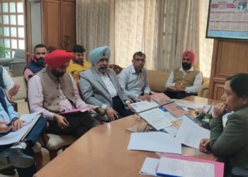 ਡਾ. ਬਲਜੀਤ ਕੌਰ ਨੇ ਵਿਭਾਗ ਦੇ ਅਧਿਕਾਰੀਆਂ ਨਾਲ ਵੱਖ-ਵੱਖ ਮੁੱਦਿਆਂ ਬਾਰੇ ਵਿਚਾਰ ਚਰਚਾ ਕਰਨ ਉਪਰੰਤ ਭਲਾਈ ਸਕੀਮਾਂ ਨੂੰ ਸਮੇਂ ਸਿਰ ਲਾਗੂ ਕਰਨ ਦੇ ਅਧਿਕਾਰੀਆਂ ਨੂੰ ਦਿੱਤੇ ਨਿਰਦੇਸ਼