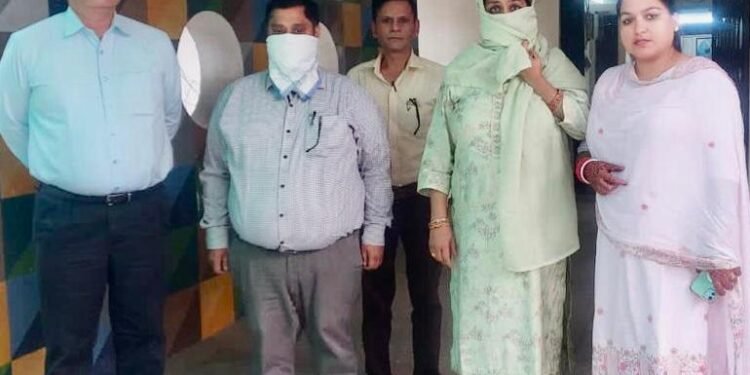 ਵਿਜੀਲੈਂਸ ਬਿਊਰੋ ਨੇ ਕੈਮਿਸਟ ਤੋਂ 15,000 ਰੁਪਏ ਦੀ ਰਿਸ਼ਵਤ ਲੈਂਦਿਆਂ ਐਸ.ਐਮ.ਓ. ਤੇ ਬੀ.ਏ.ਐਮ.ਐਸ. ਡਾਕਟਰ ਨੂੰ ਕੀਤਾ ਕਾਬੂ