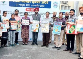 ਡਵੀਜ਼ਨਲ ਕਮਿਸ਼ਨਰ ਨੇ ਨੌਜਵਾਨਾਂ ਨੂੰ ਵੋਟਾਂ ਬਣਾਉਣ ਲਈ ਕੀਤਾ ਜਾਗਰੂਕ