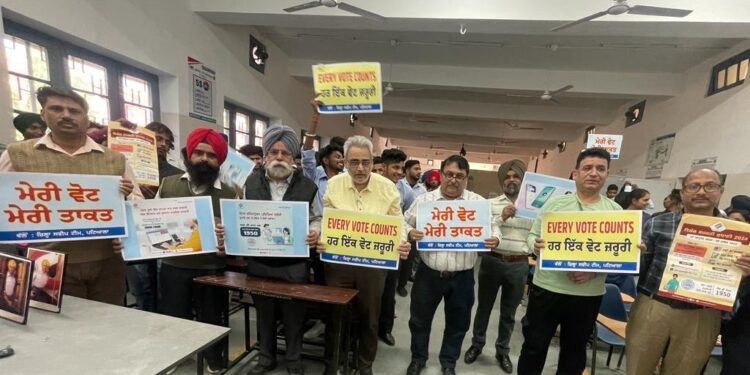 ਜ਼ਿਲ੍ਹਾ ਸਵੀਪ ਟੀਮ ਨੇ ‘ਮੇਰੀ ਵੋਟ ਮੇਰਾ ਅਧਿਕਾਰ’ ਵਿਸ਼ੇ ‘ਤੇ ਕਰਵਾਇਆ ਵਿਸ਼ੇਸ਼ ਪ੍ਰੋਗਰਾਮ