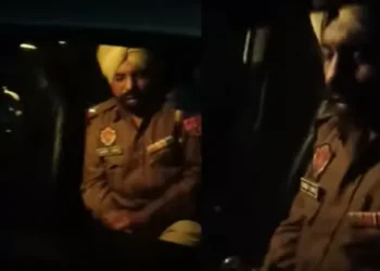 ਨਾਕੇ ‘ਤੇ ਗੱਡੀ ਵਿਚ ਬੈਠ ਕੇ ਸ਼ਰਾਬ ਪੀ ਰਿਹਾ ਸੀ ਥਾਣੇਦਾਰ, ਵੀਡੀਓ ਹੋਈ ਵਾਇਰਲ
