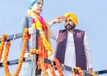 ਮੁੱਖ ਮੰਤਰੀ ਦੀ ਅਗਵਾਈ ‘ਚ ਸੂਬਾ ਵਾਸੀਆਂ ਵੱਲੋਂ ਸ਼ਹੀਦ ਕਰਤਾਰ ਸਿੰਘ ਸਰਾਭਾ ਨੂੰ ਸ਼ਹੀਦੀ ਦਿਹਾੜੇ ‘ਤੇ ਸ਼ਰਧਾ ਦੇ ਫੁੱਲ ਭੇਟ