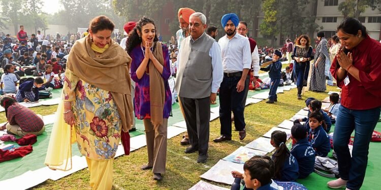 ਮਾਡਰਨ ਸਕੂਲ ’ਚ ਓਪਨ ਪੇਂਟਿੰਗ ਮੁਕਾਬਲੇ ਵਿੱਚ 1600 ਬੱਚੇ ਸ਼ਾਮਲ