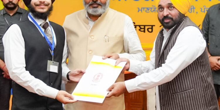 ਮੁੱਖ ਮੰਤਰੀ ਵੱਲੋਂ ਨੌਜਵਾਨਾਂ ਦੀਆਂ ਜ਼ਿੰਦਗੀਆਂ ਰੁਸ਼ਨਾਉਣ ਦੀ ਮੁਹਿੰਮ ਜਾਰੀ; ਹੁਣ ਤੱਕ 37683 ਨੌਜਵਾਨਾਂ ਨੂੰ ਦਿੱਤੀਆਂ ਨੌਕਰੀਆਂ