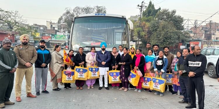 ਵਿਧਾਇਕ ਅਜੀਤਪਾਲ ਸਿੰਘ ਕੋਹਲੀ ਨੇ ਮੁੱਖ ਮੰਤਰੀ ਤੀਰਥ ਯਾਤਰਾ ਸਕੀਮ ਤਹਿਤ ਸ੍ਰੀ ਖਾਟੂ ਸ਼ਿਆਮ ਜੀ ਤੇ ਸਾਲਾਸਰ ਬਾਲਾਜੀ ਧਾਮ ਜੀ ਦੇ ਦਰਸ਼ਨਾਂ ਲਈ ਰਵਾਨਾ ਕੀਤੀ ਬੱਸ