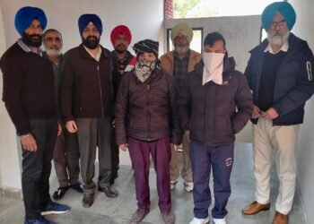 ਪਟਵਾਰੀ ਅਤੇ ਉਸ ਦਾ ਪੁੱਤਰ 11,000 ਰੁਪਏ ਰਿਸ਼ਵਤ ਲੈਣ ਦੇ ਦੋਸ਼ ਹੇਠ ਵਿਜੀਲੈਂਸ ਬਿਊਰੋ ਵੱਲੋਂ ਗ੍ਰਿਫ਼ਤਾਰ