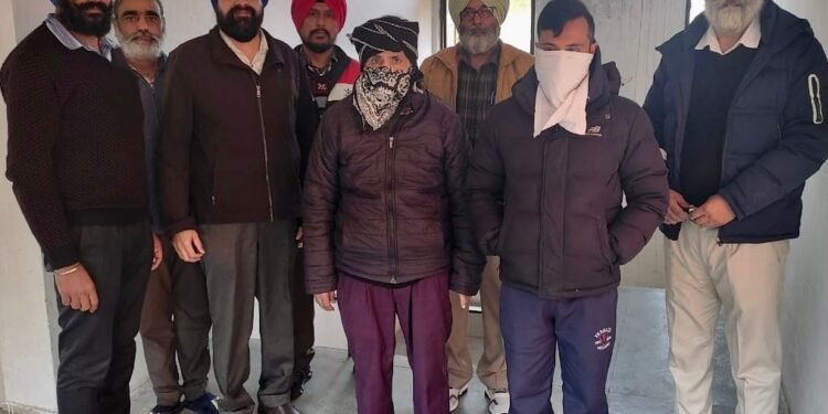 ਪਟਵਾਰੀ ਅਤੇ ਉਸ ਦਾ ਪੁੱਤਰ 11,000 ਰੁਪਏ ਰਿਸ਼ਵਤ ਲੈਣ ਦੇ ਦੋਸ਼ ਹੇਠ ਵਿਜੀਲੈਂਸ ਬਿਊਰੋ ਵੱਲੋਂ ਗ੍ਰਿਫ਼ਤਾਰ