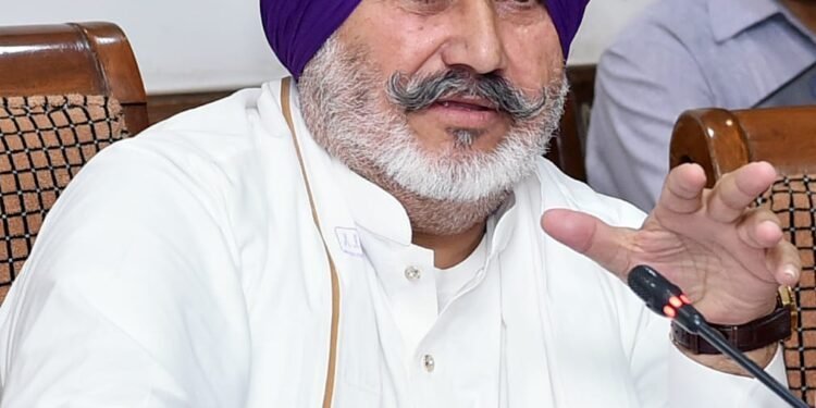 ਪੰਜਾਬ ਸਰਕਾਰ ਵੱਲੋਂ ਪਠਾਨਕੋਟ ’ਚ ਗ਼ੈਰ-ਕਾਨੂੰਨੀ ਖਣਨ ਵਿਰੁੱਧ ਜ਼ੋਰਦਾਰ ਕਾਰਵਾਈ; 7 ਵਿਅਕਤੀ ਗ੍ਰਿਫ਼ਤਾਰ ਅਤੇ ਮਸ਼ੀਨਰੀ ਜ਼ਬਤ