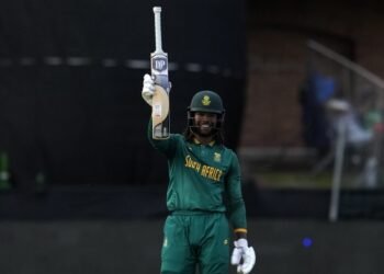 ਦੂਸਰੇ ਇੱਕ ਰੋਜ਼ਾ ਵਿੱਚ ਦੱਖਣੀ ਅਫਰੀਕਾ ਨੇ ਭਾਰਤ ਨੂੰ ਨੌਂ ਵਿਕਟਾਂ ਨਾਲ ਹਰਾਇਆ