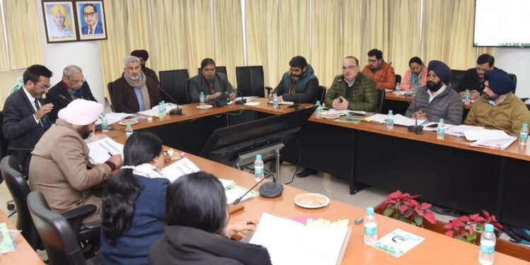 FOREST AND WILDLIFE:ਸੂਬੇ ਦੇ ਵੈਟਲੈਂਡਜ਼ ਵਿੱਚ ਈਕੋ ਟੂਰਿਜ਼ਮ ਨੂੰ ਸਰਗਰਮੀ ਨਾਲ ਉਤਸ਼ਾਹਿਤ ਕਰਨ ਦੀ ਲੋੜ: ਲਾਲ ਚੰਦ ਕਟਾਰੂਚੱਕ