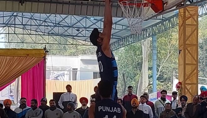 ਬਾਸਕਟਬਾਲ ਲੜਕਿਆਂ ਅੰਡਰ-19 ਮੁਕਾਬਲਿਆਂ ਵਿੱਚ ਪੰਜਾਬ ਦੀ ਟੀਮ ਨੇ ਪਹਿਲਾ ਮੈਚ ਵਿੱਚ ਗੁਜਰਾਤ ਨੂੰ 95-27 ਅੰਕਾਂ ਨਾਲ ਹਰਾਇਆ