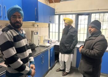 ਮੱਛੀ ਪਾਲਣ ਮੰਤਰੀ ਗੁਰਮੀਤ ਸਿੰਘ ਖੁੱਡੀਆਂ ਨੇ ਮੱਛੀ ਪੂੰਗ ਫਾਰਮ ਦਾ ਕੀਤਾ ਦੌਰਾ