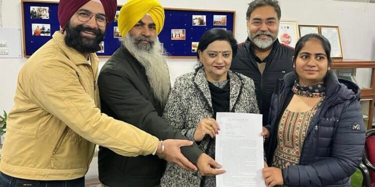 ਪੰਜਾਬ ਸਰਕਾਰ ਵੱਲੋਂ ਨਿਯੁਕਤ ਕੀਤੇ ਕਲਰਕਾਂ ਨੂੰ ਭਾਸ਼ਾ ਵਿਭਾਗ ਦੀ ਨਿਰਦੇਸ਼ਕਾਂ ਨੇ ਵੰਡੇ ਨਿਯੁਕਤੀ ਪੱਤਰ