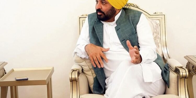 ਸੱਤਾਧਾਰੀ ਧਿਰ ਵਿਰੋਧੀ ਧਿਰ ਦੀ ਆਵਾਜ਼ ਨੂੰ ਦਬਾਉਣ ਲਈ ਇਨਫੋਰਸਮੈਂਟ ਡਾਇਰੈਕਟੋਰੇਟ ਦਾ ਸਹਾਰਾ ਲੈ ਰਹੀ ਹੈ।