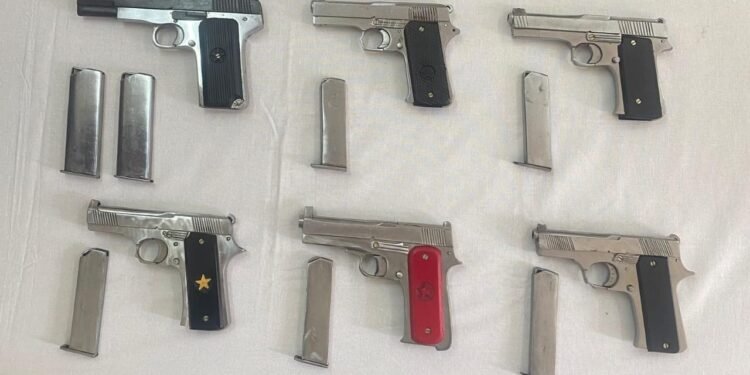 ਪੰਜਾਬ ਪੁਲਿਸ ਨੇ ਅੰਤਰ-ਰਾਜੀ ਹਥਿਆਰ ਤਸਕਰੀ ਰੈਕੇਟ ਦਾ ਕੀਤਾ ਪਰਦਾਫਾਸ਼; 6 ਪਿਸਤੌਲਾਂ ਸਮੇਤ 2 ਵਿਅਕਤੀ ਕਾਬੂ