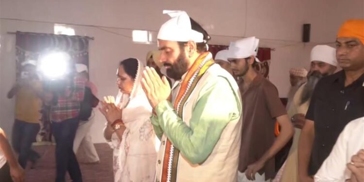 ਹਰਿਆਣਾ ਵਾਸੀ ਸਵੇਰੇ-ਸਵੇਰੇ ਵੋਟਾਂ ਪਾ ਕੇ ਗਰਮੀ ਤੋਂ ਬਚਣ ਦੀ ਕੋਸ਼ਿਸ਼ ਕਰਦੇ ਹਨ।