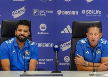 ਰੋਹਿਤ ਸ਼ਰਮਾ ਨੇ ਜ਼ਾਹਰ ਕੀਤਾ ਕਿ ਉਹ ਚਾਰ ਸਪਿਨਰ ਰੱਖਣ ਦਾ ਚਾਹਵਾਨ ਹੈ ਪਰ ਟੀਮ ਨੂੰ ਸਿਰਫ਼ ਆਈਪੀਐਲ ਪ੍ਰਦਰਸ਼ਨ ‘ਤੇ ਆਧਾਰਿਤ ਨਹੀਂ ਕਰ ਸਕਦਾ।