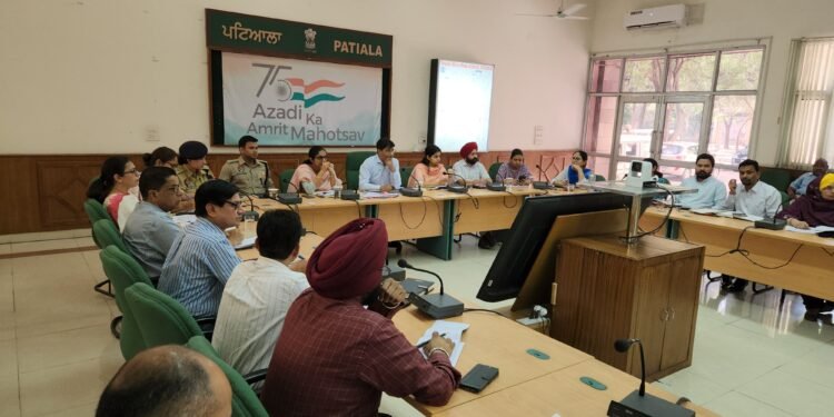 ਡਿਪਟੀ ਕਮਿਸ਼ਨਰ ਵੱਲੋਂ ਹੜ੍ਹਾਂ ਤੋਂ ਬਚਾਅ ਲਈ ਬਣਾਈ ਰਣਨੀਤੀ ਦੀ ਸਮੀਖਿਆ