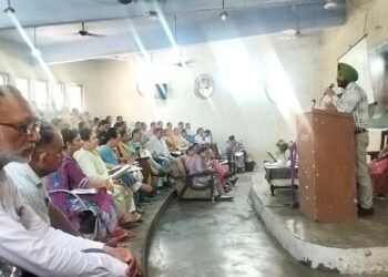 ਜ਼ਿਲ੍ਹਾ ਭਾਸ਼ਾ ਅਫ਼ਸਰ ਵੱਲੋਂ ਸਕੂਲ ਮੁਖੀਆਂ ਨਾਲ ਬੈਠਕ