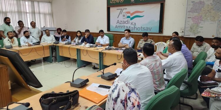 ਰਾਸ਼ਟਰੀ ਸਫ਼ਾਈ ਕਰਮਚਾਰੀ ਕਮਿਸ਼ਨ ਦੇ ਚੇਅਰਮੈਨ ਵੱਲੋਂ ਅਧਿਕਾਰੀਆਂ ਤੇ ਸਫ਼ਾਈ ਕਰਮਚਾਰੀਆਂ ਨਾਲ ਬੈਠਕ