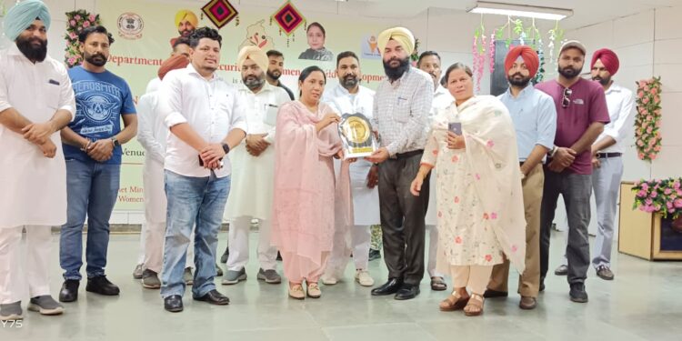 ਸਪਾਂਸਰਸ਼ਿਪ ਅਤੇ ਫੌਸਟਰ ਕੇਅਰ ਸਕੀਮ ਲਾਗੂ ਕਰਨ ਵਿਚ ਜ਼ਿਲ੍ਹਾ ਸ੍ਰੀ ਮੁਕਤਸਰ ਸਾਹਿਬ ਮੋਹਰੀ: ਡਾ. ਬਲਜੀਤ ਕੌਰ