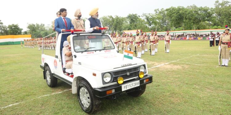 ਵਿੱਤ ਮੰਤਰੀ ਹਰਪਾਲ ਸਿੰਘ ਚੀਮਾ ਨੇ ਆਜ਼ਾਦੀ ਦੀ 78ਵੀਂ ਵਰ੍ਹੇਗੰਢ ਮੌਕੇ ਪਟਿਆਲਾ ‘ਚ ਲਹਿਰਾਇਆ ਤਿਰੰਗਾ
