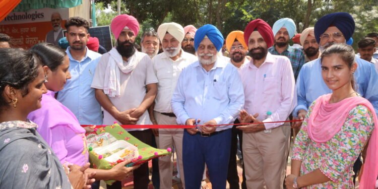 ਫਸਲਾਂ ਦੀ ਰਹਿੰਦ-ਖੁਹੰਦ ਨੂੰ ਅੱਗ ਲਾਉਣ ਦੀ ਥਾਂ ਖੇਤਾਂ ਵਿੱਚ ਹੀ ਵਾਹੋ – ਡਾ. ਗੋਸਲ