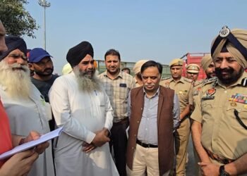 ਡਵੀਜ਼ਨਲ ਕਮਿਸ਼ਨਰ ਡੀ.ਐਸ ਮਾਂਗਟ ਤੇ ਡੀਆਈਜੀ ਪਟਿਆਲਾ ਰੇਂਜ ਮਨਦੀਪ ਸਿੰਘ ਸਿੱਧੂ ਨੇ ਨਾਭਾ ਅਨਾਜ ਮੰਡੀ ਦਾ ਕੀਤਾ ਦੌਰਾ