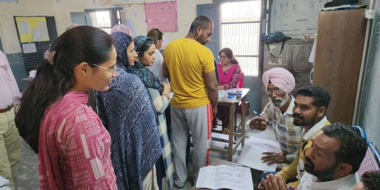 ਪਟਿਆਲਾ ਜ਼ਿਲ੍ਹੇ ‘ਚ 1022 ਗ੍ਰਾਮ ਪੰਚਾਇਤਾਂ ਦੀ ਚੋਣ ਲਈ ਅਮਨ-ਅਮਾਨ ਨਾਲ ਪਈਆਂ ਵੋਟਾਂ