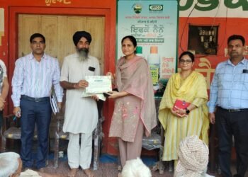 ਐਸ.ਡੀ.ਐਮ ਪਟਿਆਲਾ ਪਿੰਡਾਂ ‘ਚ ਕਿਸਾਨਾਂ ਨੂੰ ਮਿਲੇ, ਪਰਾਲੀ ਪ੍ਰਬੰਧਨ ਲਈ ਕੀਤਾ ਜਾਗਰੂਕ