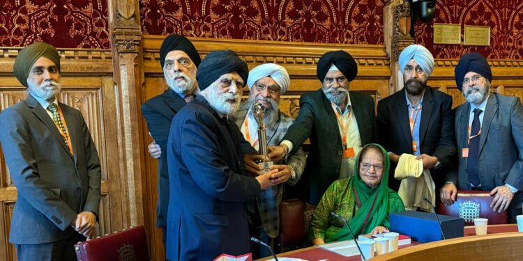 ਗਲੋਬਲ ਸਿੱਖ ਕੌਂਸਲ ਵੱਲੋਂ ਲਾਰਡ ਇੰਦਰਜੀਤ ਸਿੰਘ ਲਾਈਫਟਾਈਮ ਅਚੀਵਮੈਂਟ ਐਵਾਰਡ ਨਾਲ ਸਨਮਾਨਿਤ